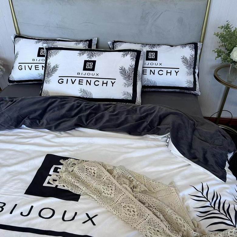 Givenchy 2.0x2.3m    (5)