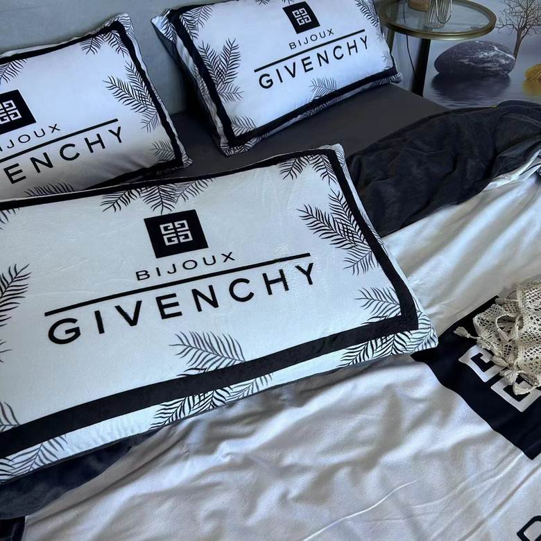 Givenchy 2.0x2.3m    (6)
