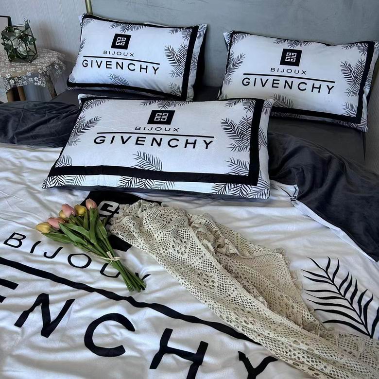 Givenchy 2.0x2.3m    (7)