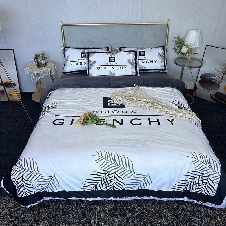 Givenchy 2.0x2.3m    (9)