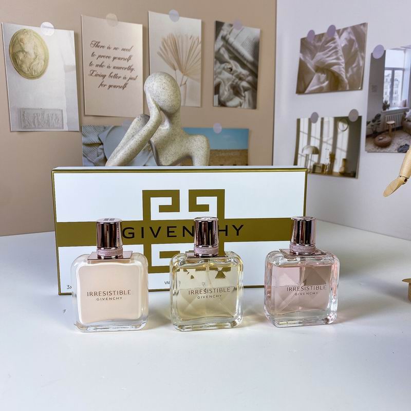 Givenchy 30mlX4  (1)