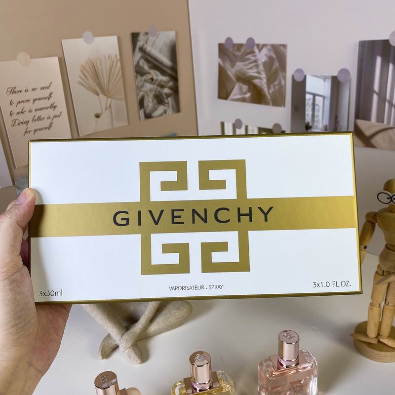 Givenchy 30mlX4  (2)