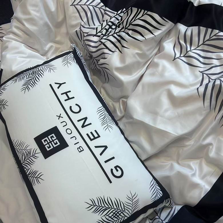 Givenhcy 2.0x2.3m   (8)