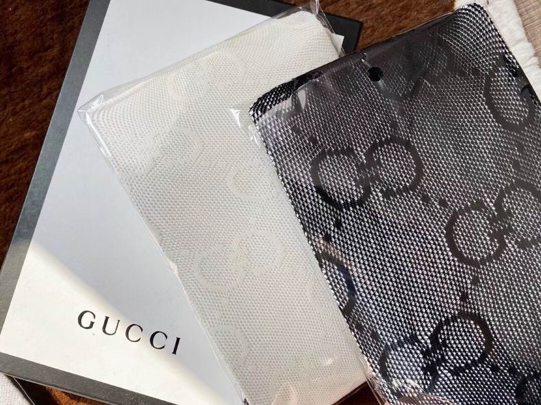 Gucci  (30)
