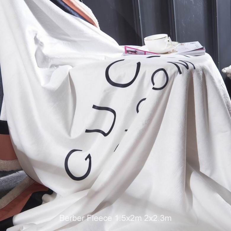 Gucci 1.5x2m 2x2.3m n (3)