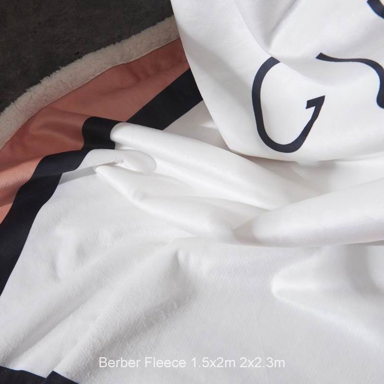 Gucci 1.5x2m 2x2.3m n (8)