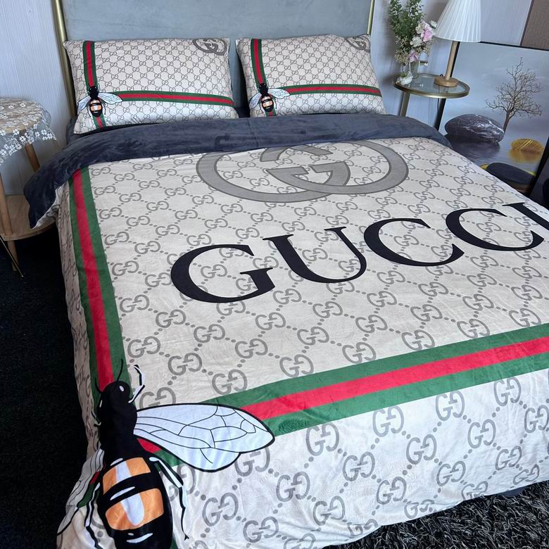Gucci 2.0x2.3m   (2)