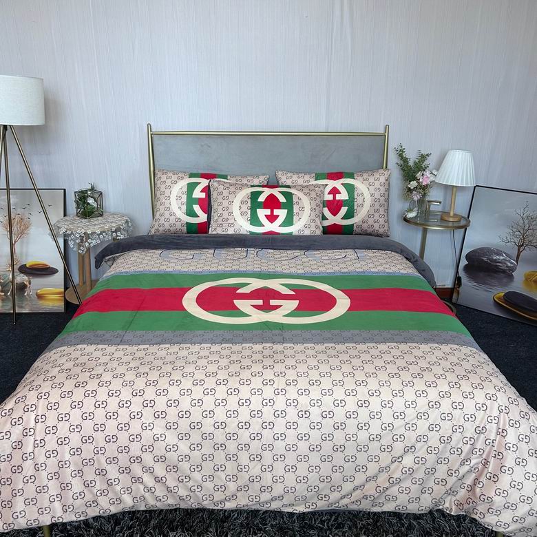 Gucci 2.0x2.3m   (5)