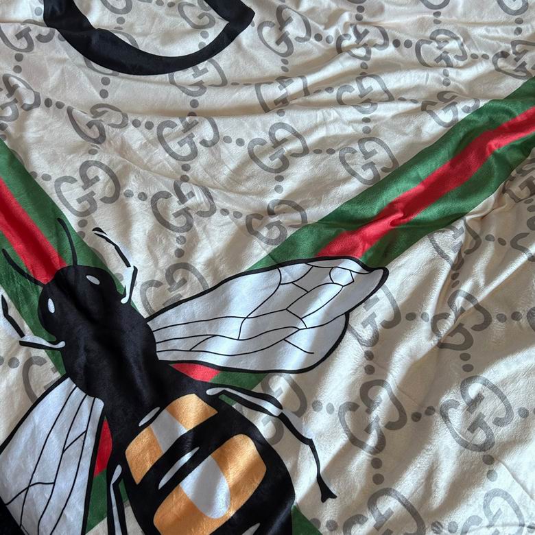 Gucci 2.0x2.3m   (7)