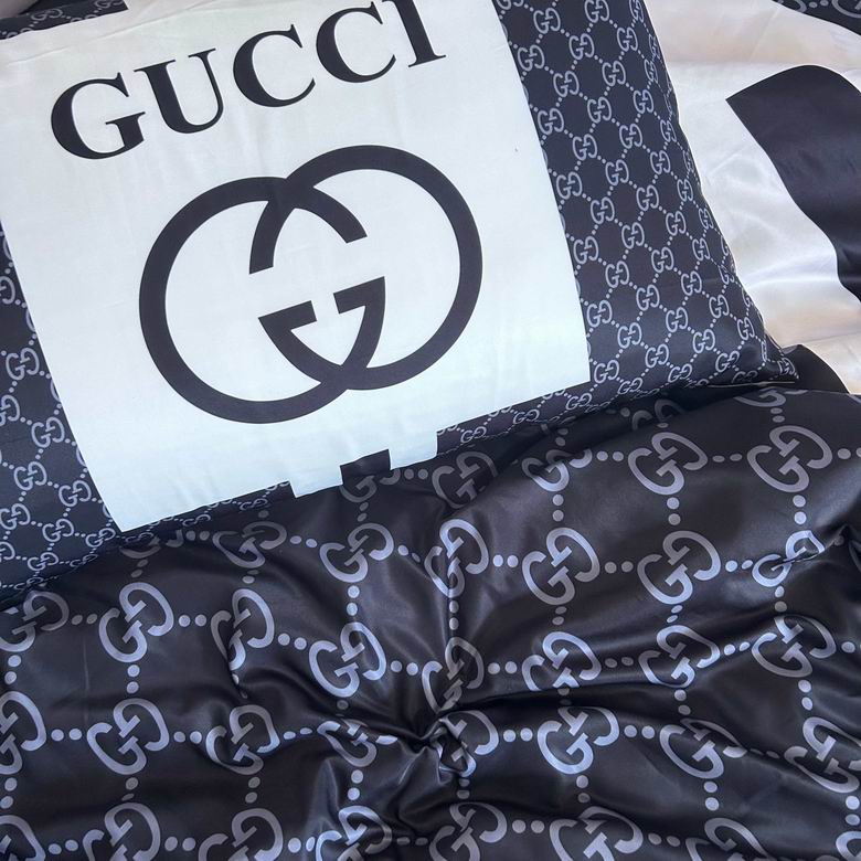 Gucci 2.0x2.3m   (8)