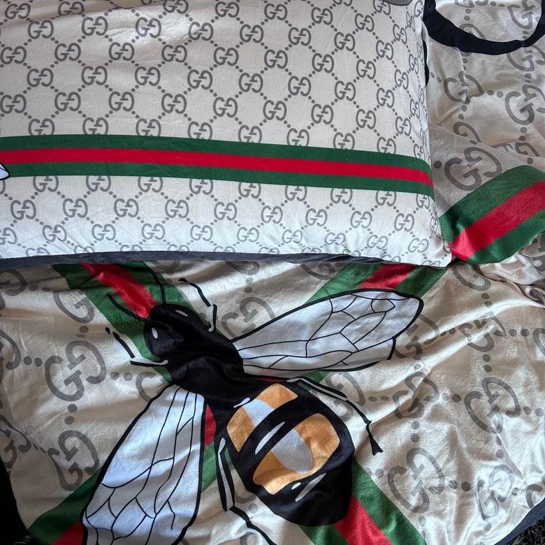 Gucci 2.0x2.3m   (9)