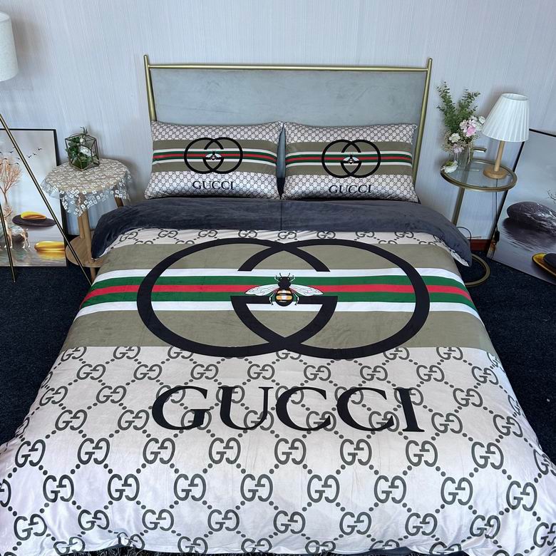 Gucci 2.0x2.3m    (1)