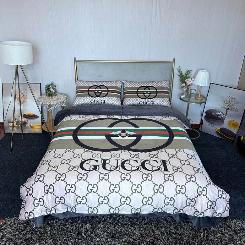 Gucci 2.0x2.3m    (2)