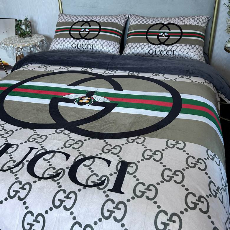 Gucci 2.0x2.3m    (3)