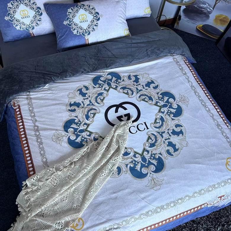 Gucci 2.0x2.3m    (3)