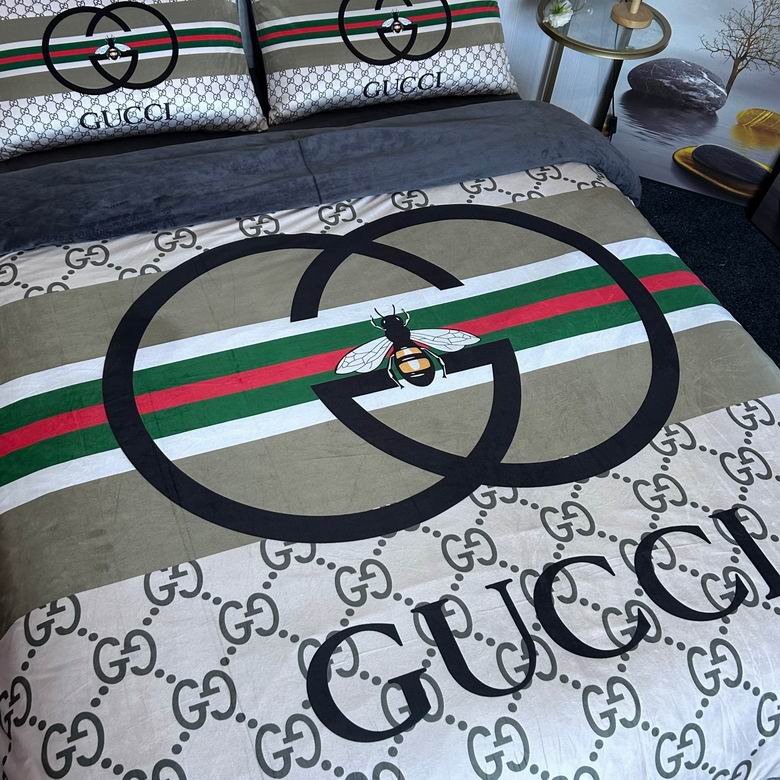 Gucci 2.0x2.3m    (4)