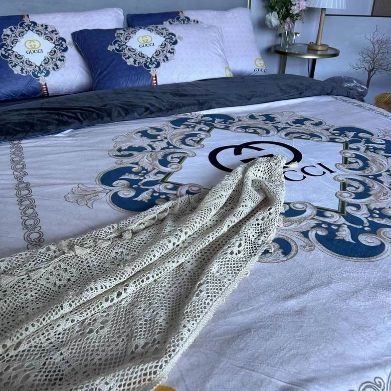 Gucci 2.0x2.3m    (5)