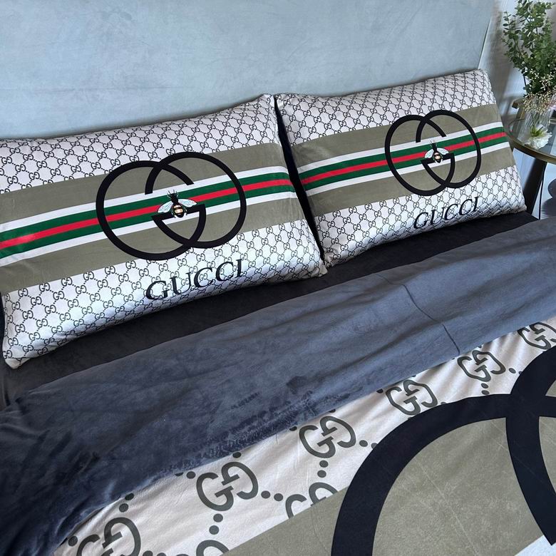 Gucci 2.0x2.3m    (7)