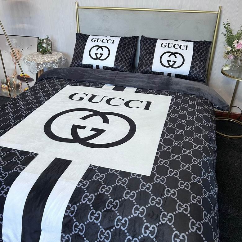 Gucci 2.0x2.3m    (8)