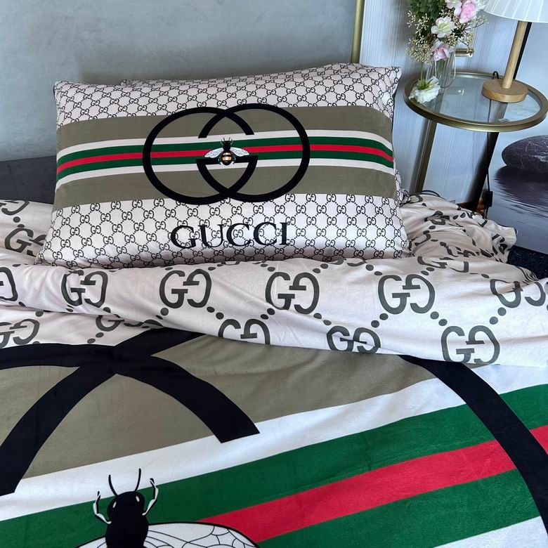 Gucci 2.0x2.3m    (9)
