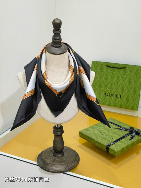 Gucci silk Scarf 90X90cm E20 (3)