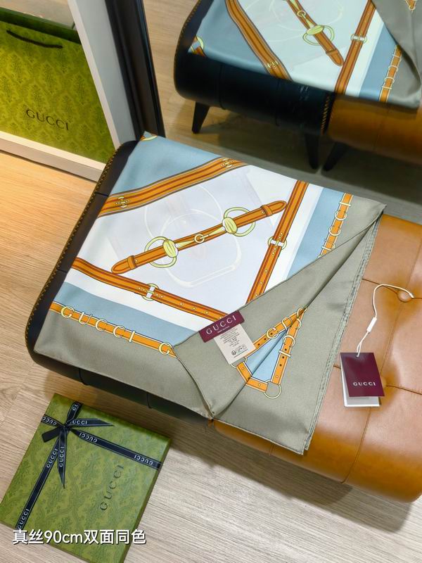 Gucci silk Scarf 90X90cm E20 (35)