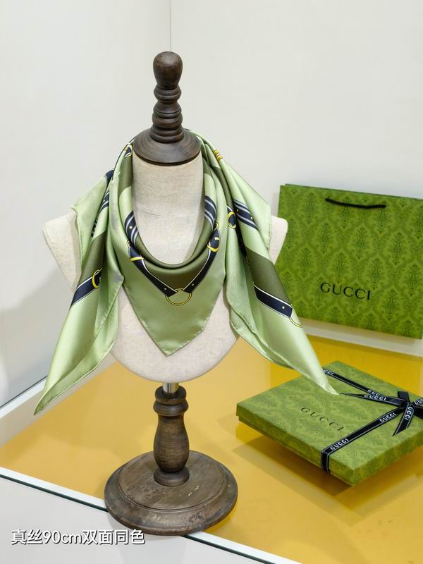 Gucci silk Scarf 90X90cm E20 (39)
