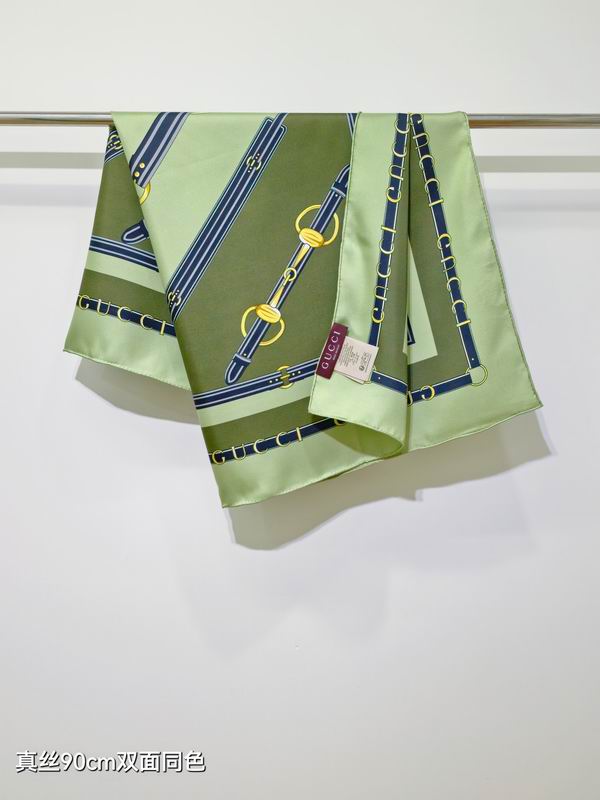Gucci silk Scarf 90X90cm E20 (40)