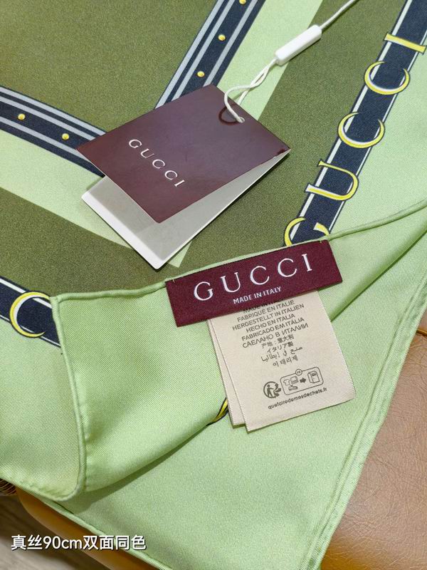 Gucci silk Scarf 90X90cm E20 (41)