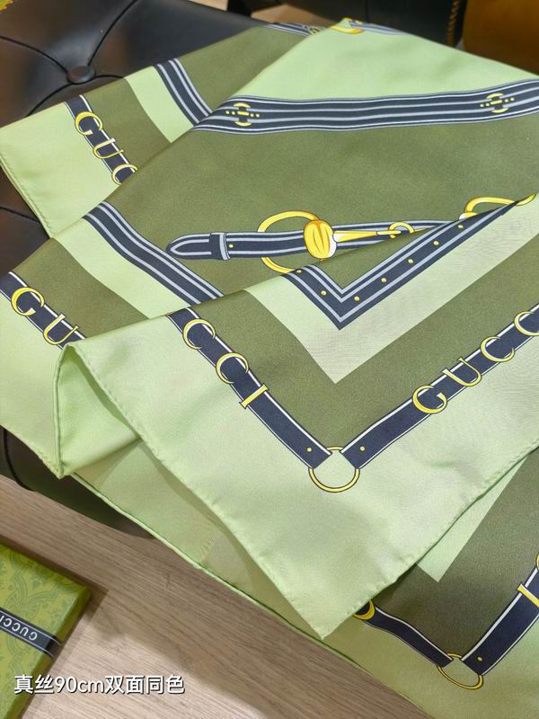 Gucci silk Scarf 90X90cm E20 (42)