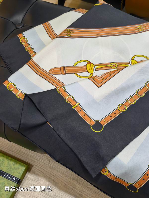 Gucci silk Scarf 90X90cm E20 (6)