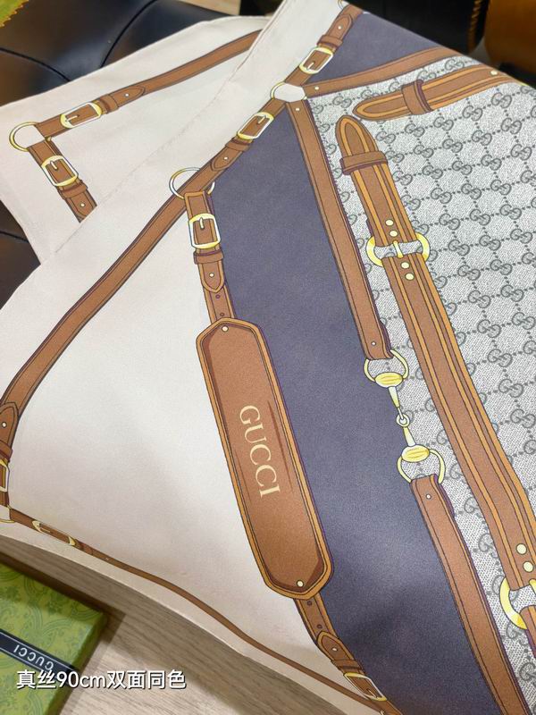 Gucci silk Scarf 90X90cm E28 (24)