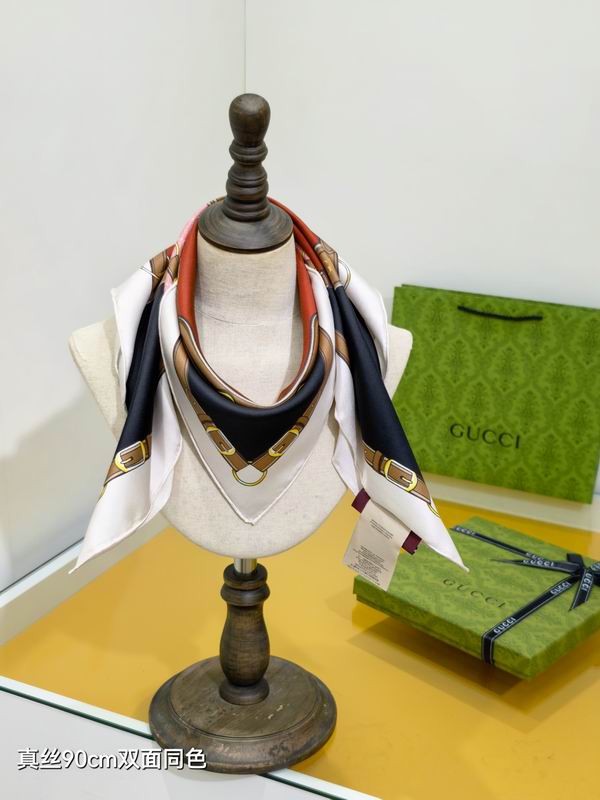 Gucci silk Scarf 90X90cm E28 (3)
