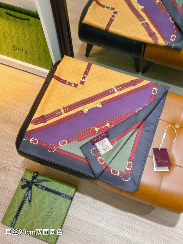 Gucci silk Scarf 90X90cm E28 (35)