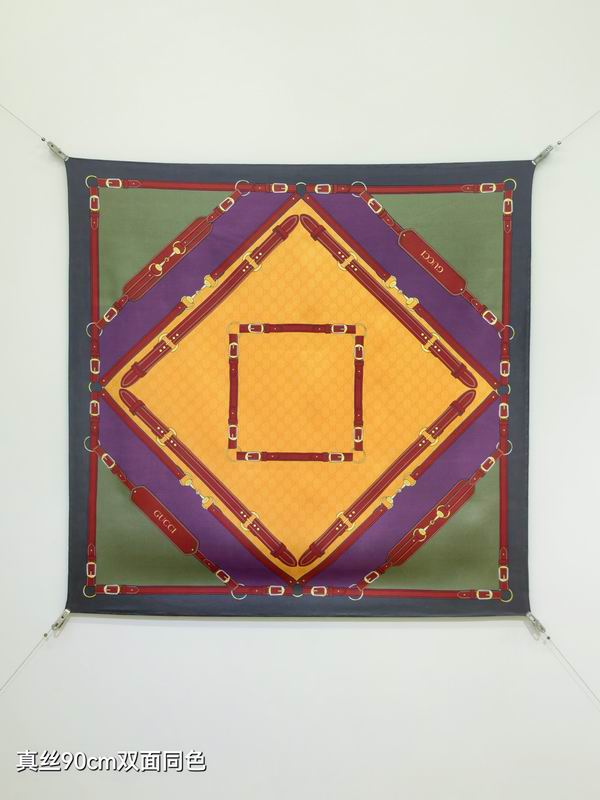 Gucci silk Scarf 90X90cm E28 (36)