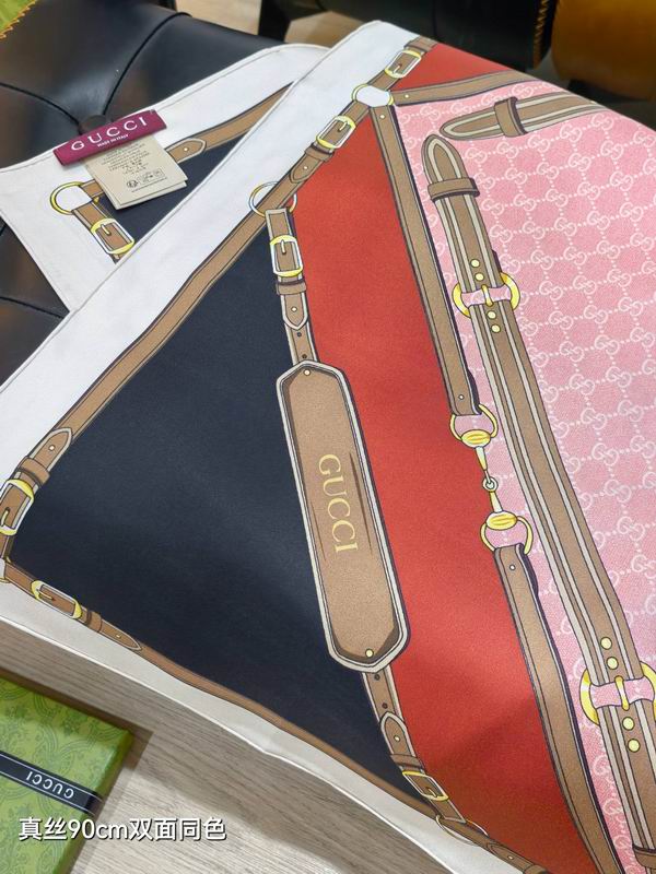 Gucci silk Scarf 90X90cm E28 (6)