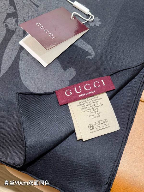 Gucci silk scarf 90X90cm E16 (3)