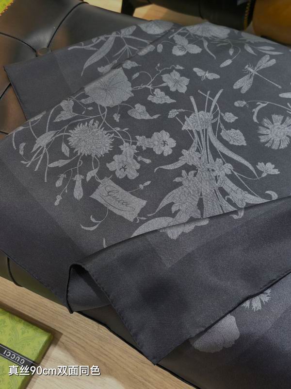 Gucci silk scarf 90X90cm E16 (4)