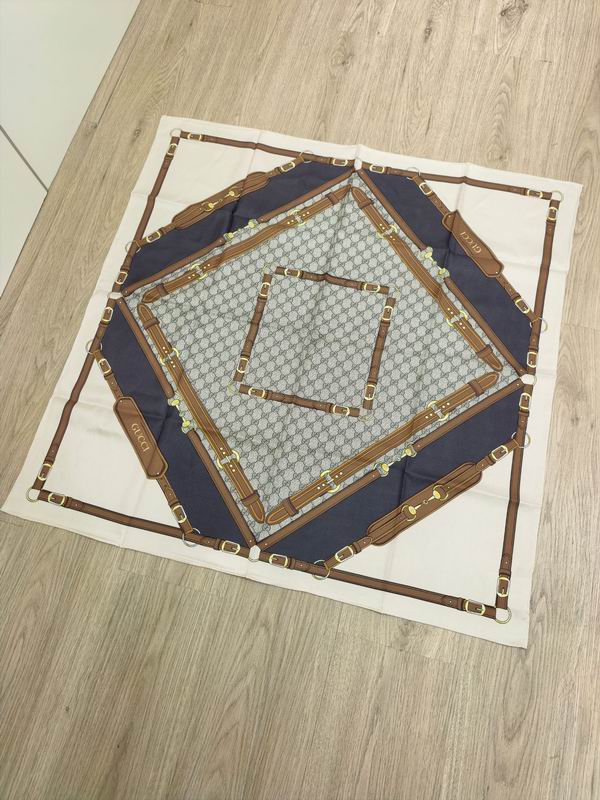 Gucci silk scarf E  (1)