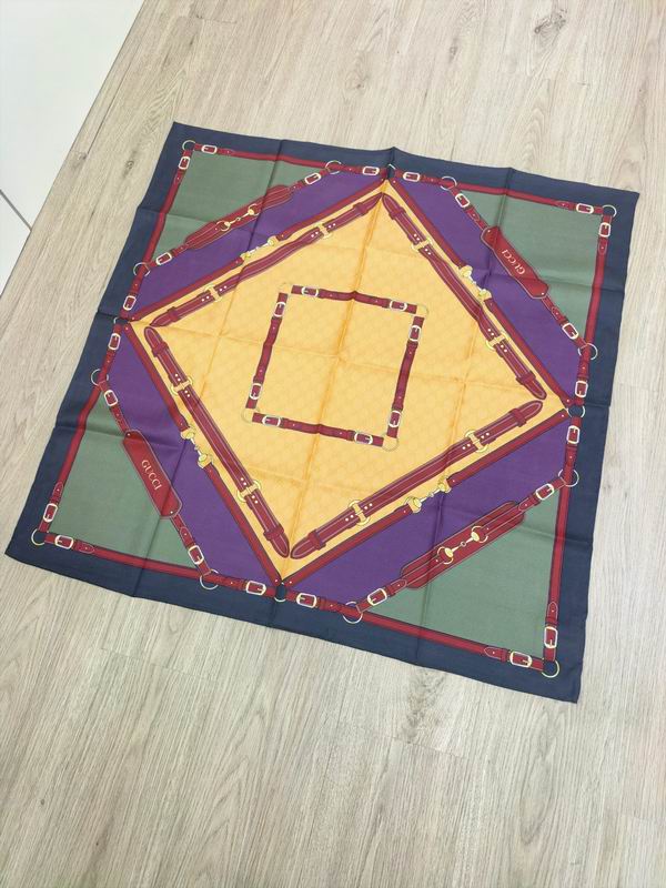 Gucci silk scarf E  (2)