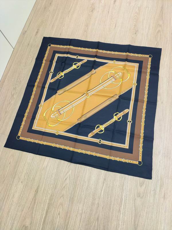 Gucci silk scarf E  (4)