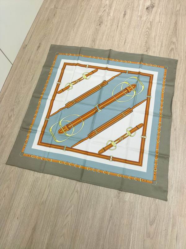 Gucci silk scarf E  (5)