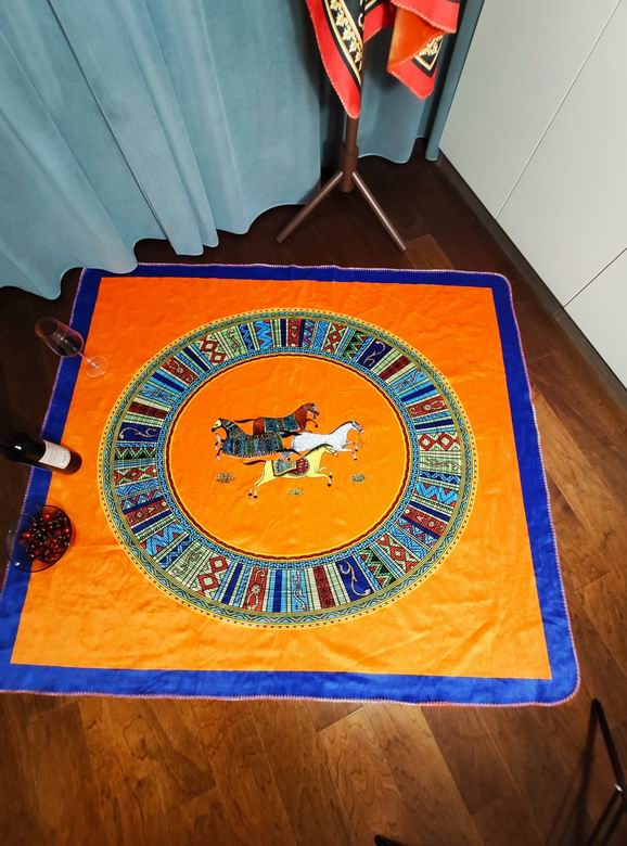 Hermes 1.5x1.5m 1.5x2m 2x2.3m   (1)