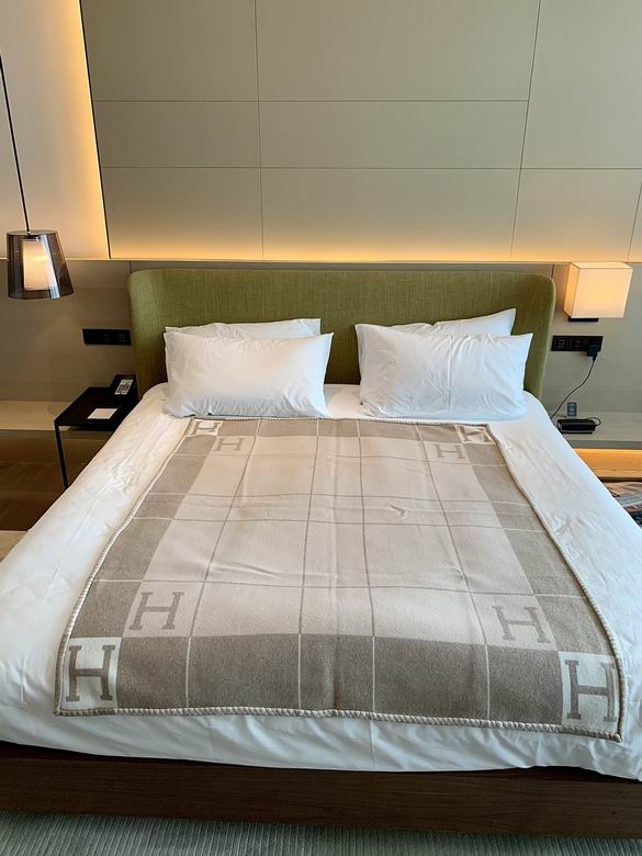 Hermes 170x135cm   (3)