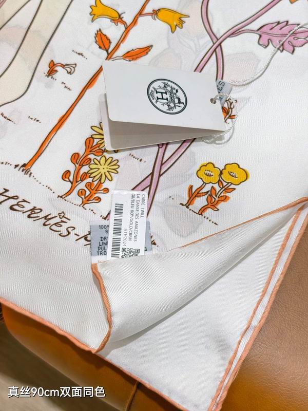 Hermes silk scarf 90X90cm E52 (24)