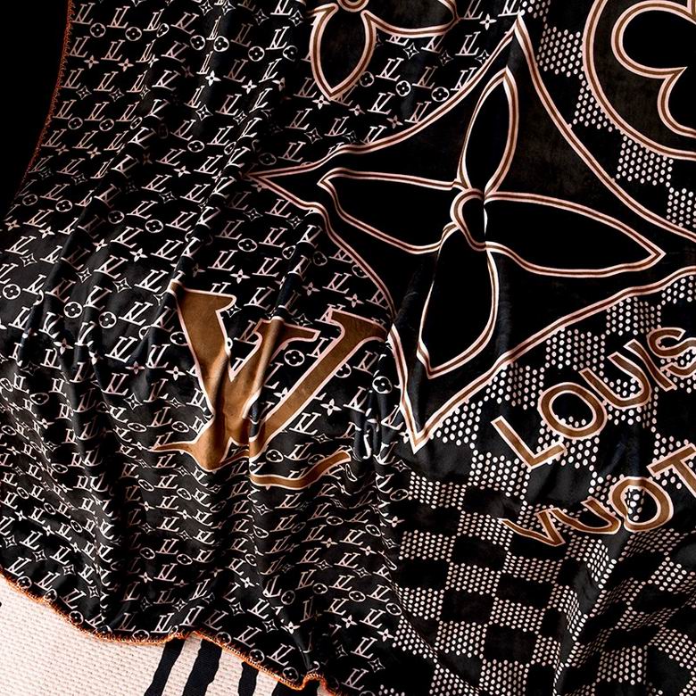 LV 1.5x1.5m 1.5x2.0m 2.0x2.3m   (5)