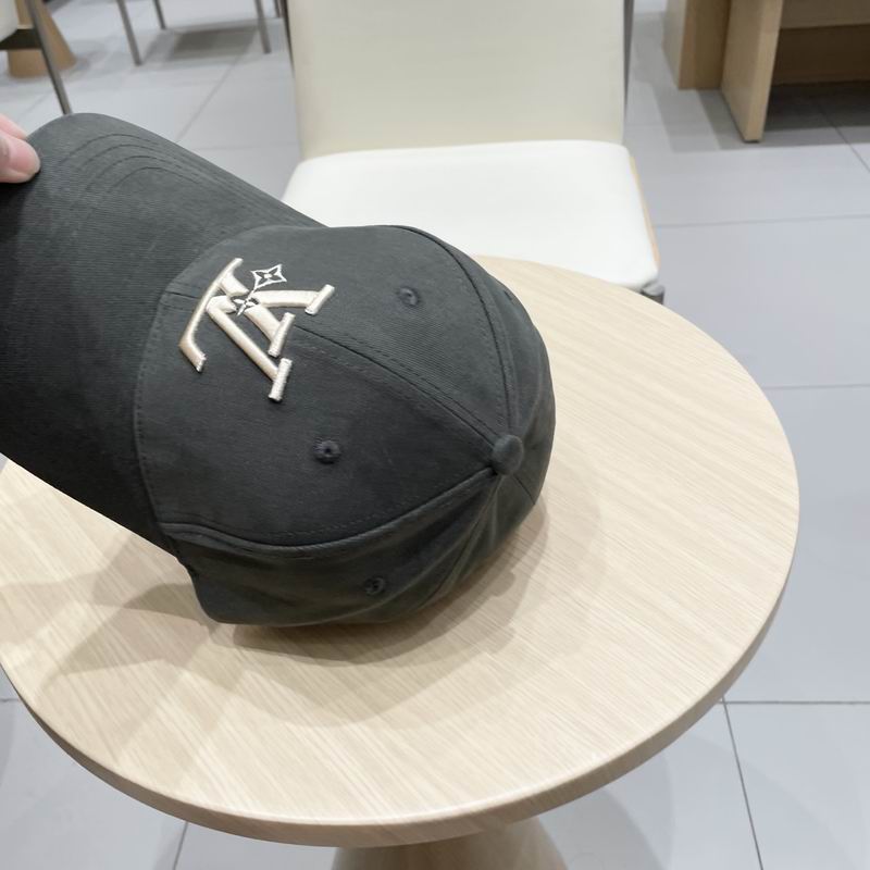 LV Cap (1600)