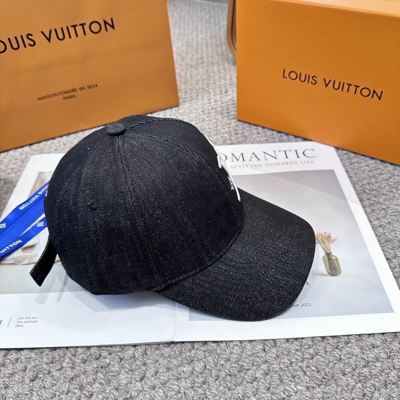 LV Cap (6752)
