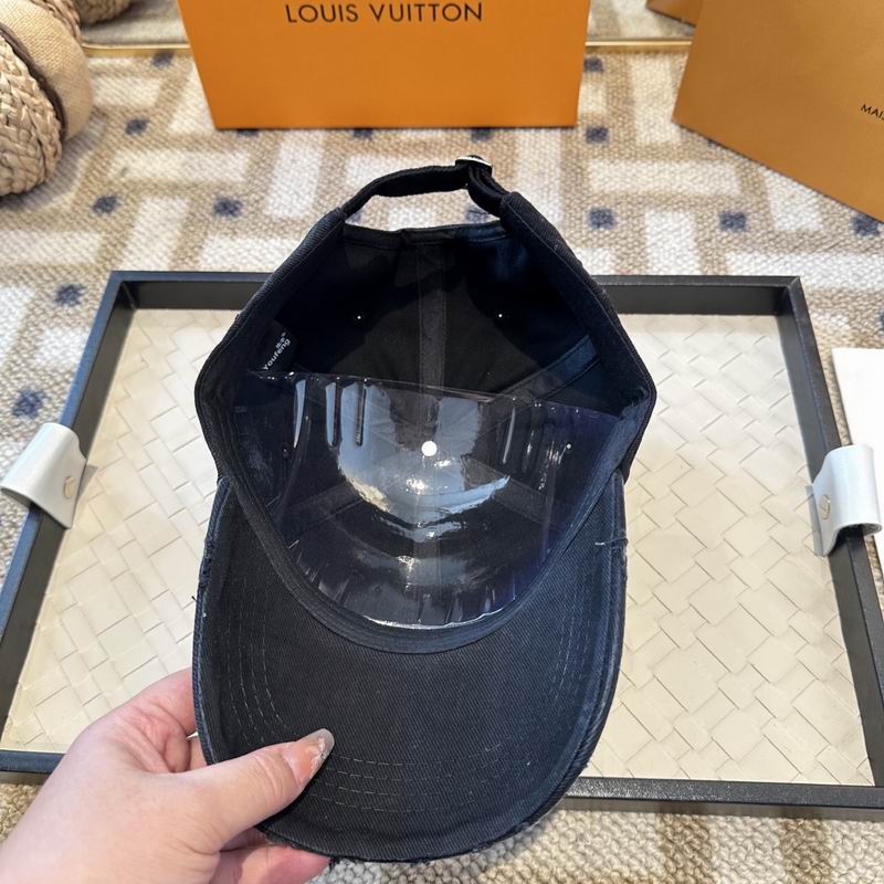 LV Cap (7033)