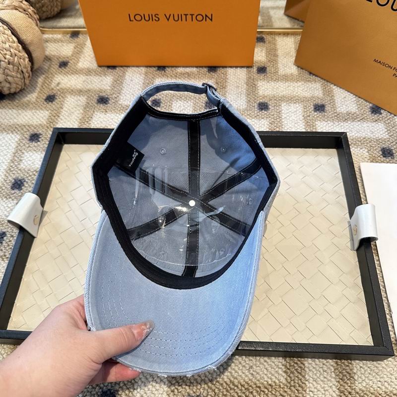 LV Cap (7042)